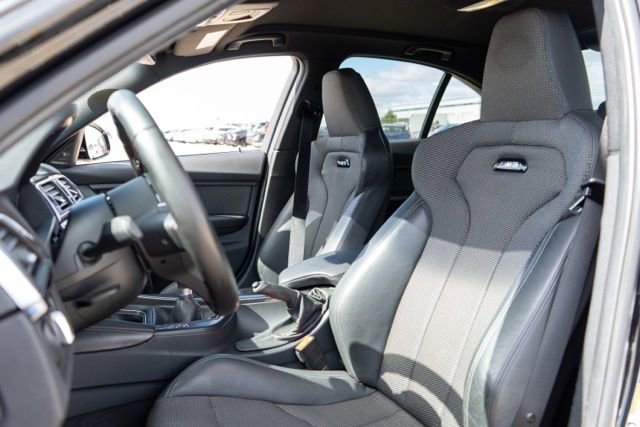 Used 2018 BMW M3 RWD image 16