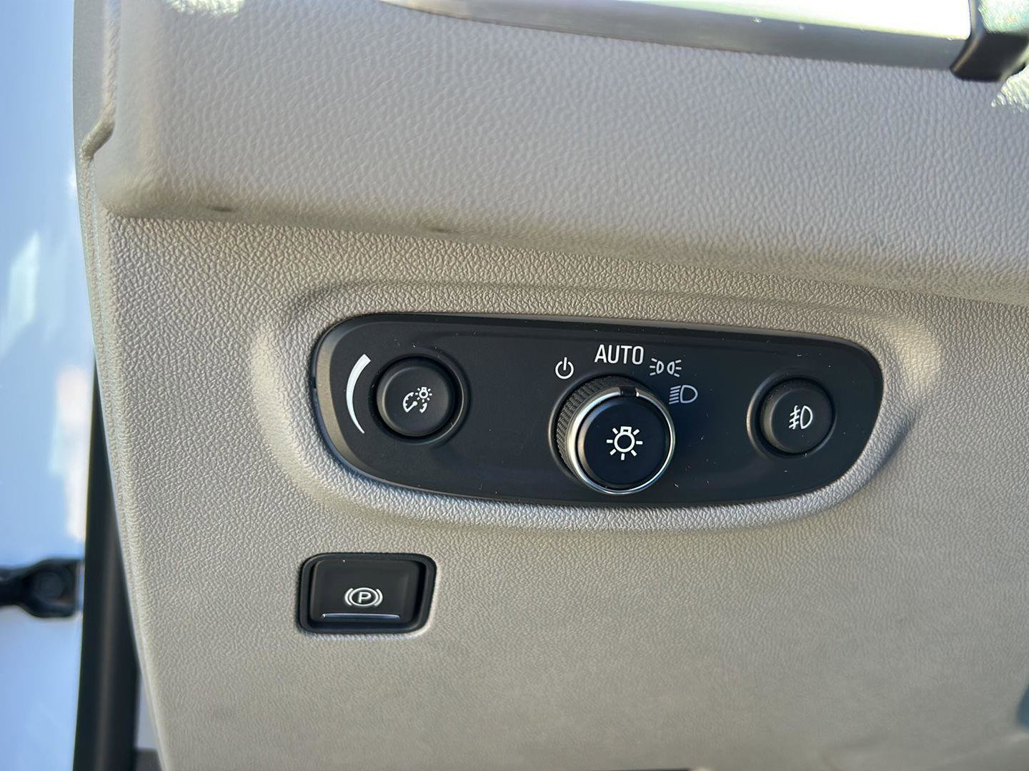 Used 2023 GMC Terrain SLT FWD image 16