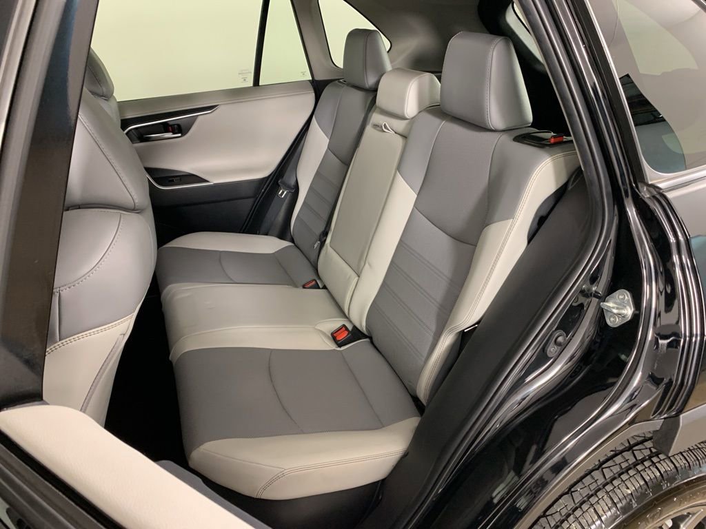 Used 2022 Toyota RAV4 Limited image 33