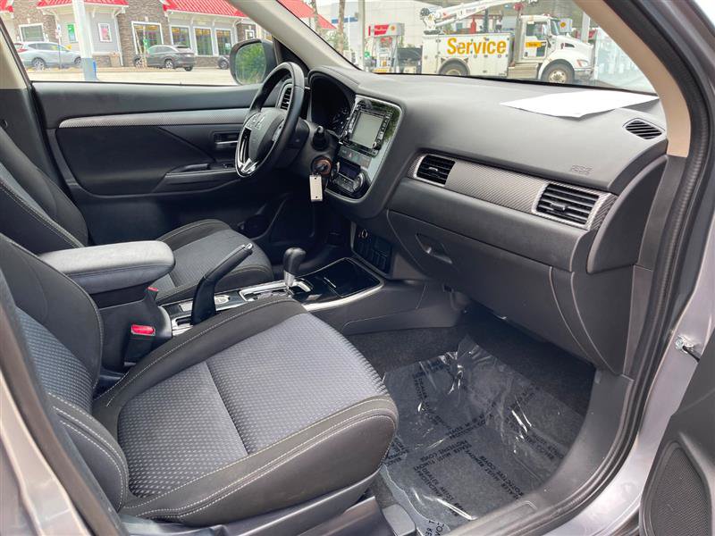 Used 2017 Mitsubishi Outlander ES AWD/4WD image 69