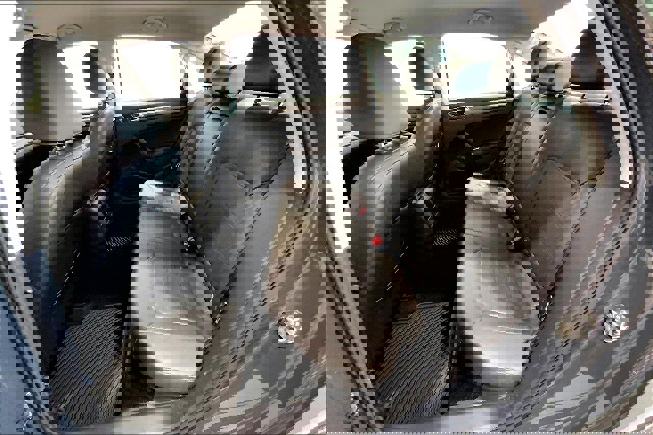 Used 2017 Volkswagen Passat 1.8T R-Line image 19