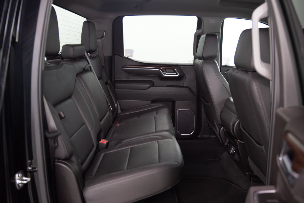 Used 2025 GMC Sierra 1500 SLT AWD/4WD image 17