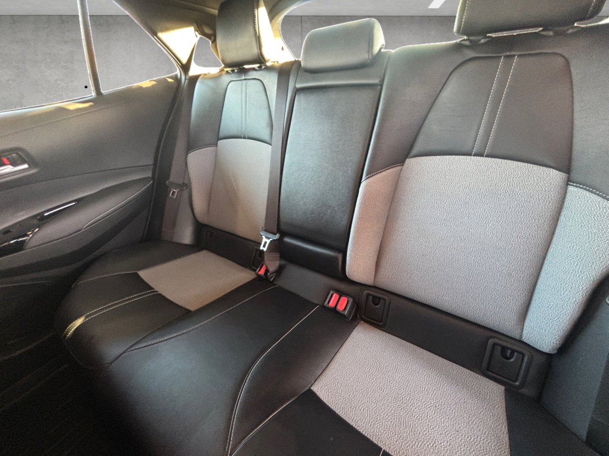 Used 2021 Toyota Corolla XSE image 27