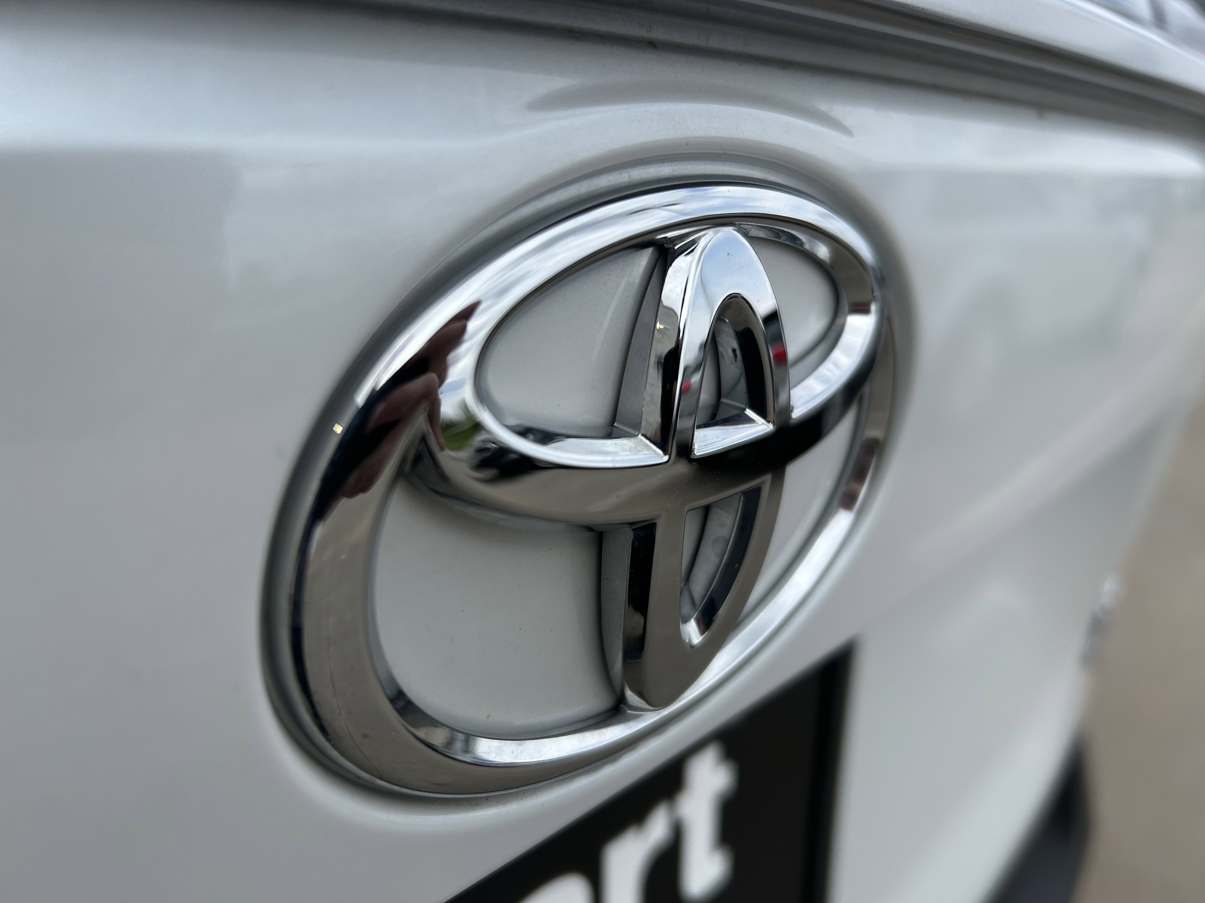 Used 2025 Toyota RAV4 Limited w/ Advanced Technology Package AWD/4WD image 9