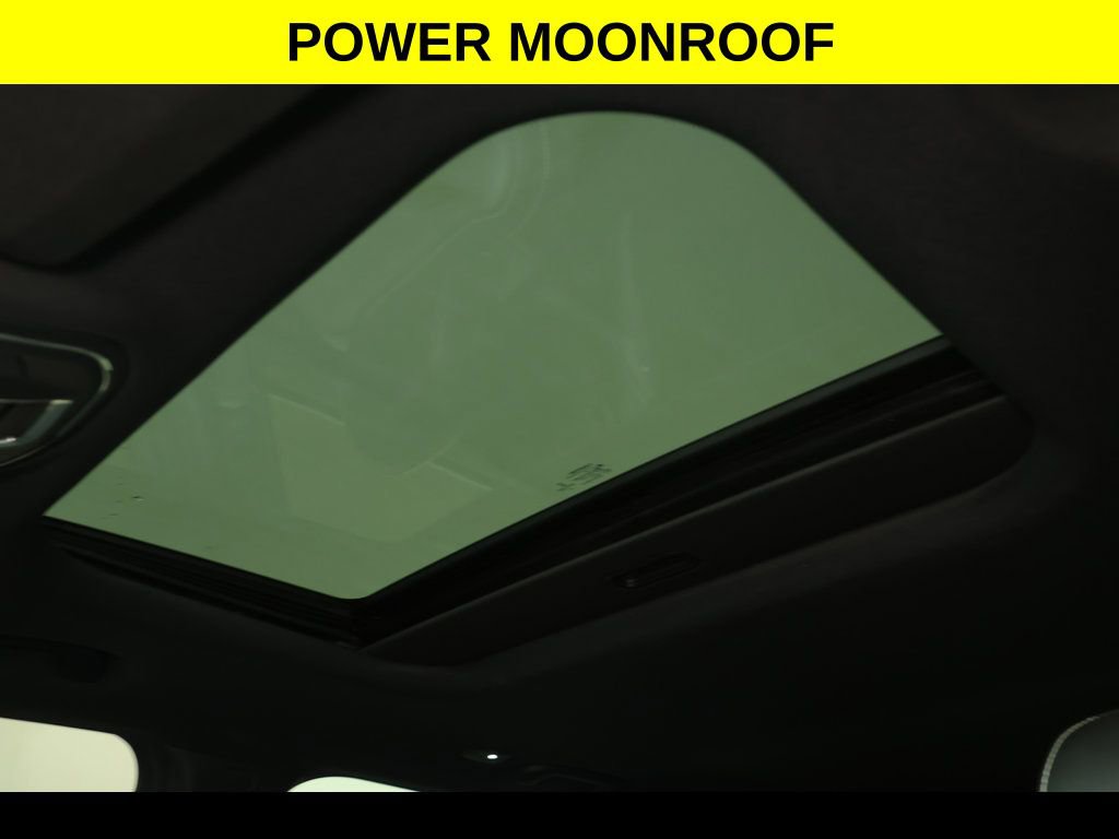 Used 2023 Jeep Grand Cherokee Altitude image 3