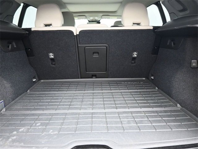 Used 2024 Volvo XC40 B5 Plus w/ Protection Package Premier image 30