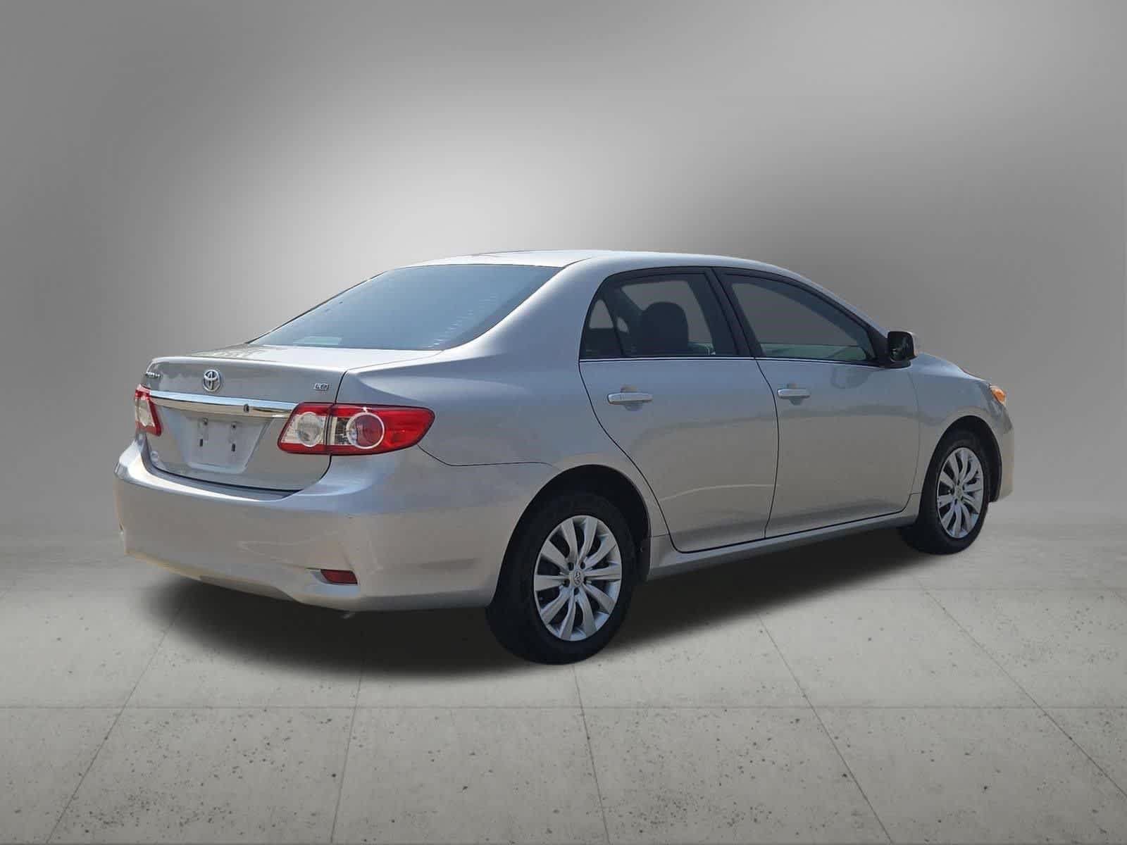 Used 2013 Toyota Corolla LE FWD image 6