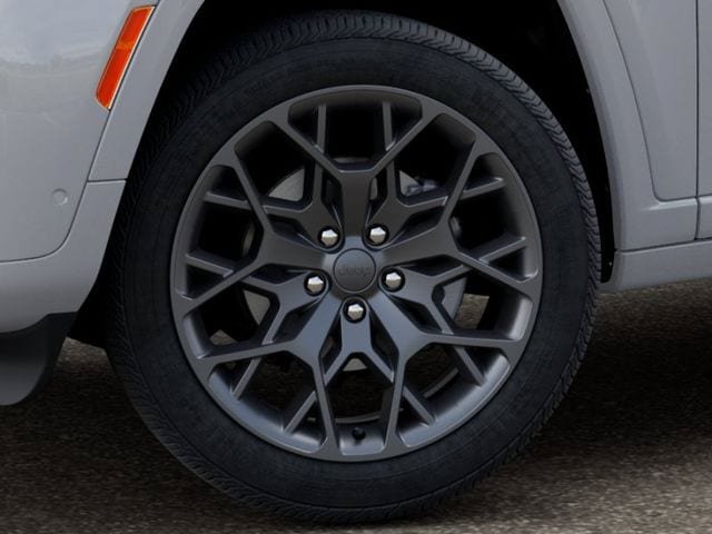 New 2026 Jeep Grand Cherokee L Summit w/ Obsidian Package AWD/4WD image 4