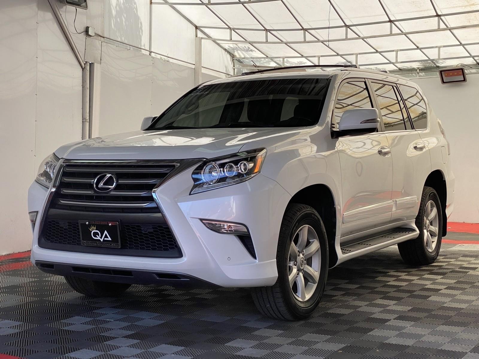 Used 2018 Lexus GX 460 w/ Navigation Package AWD/4WD image 3
