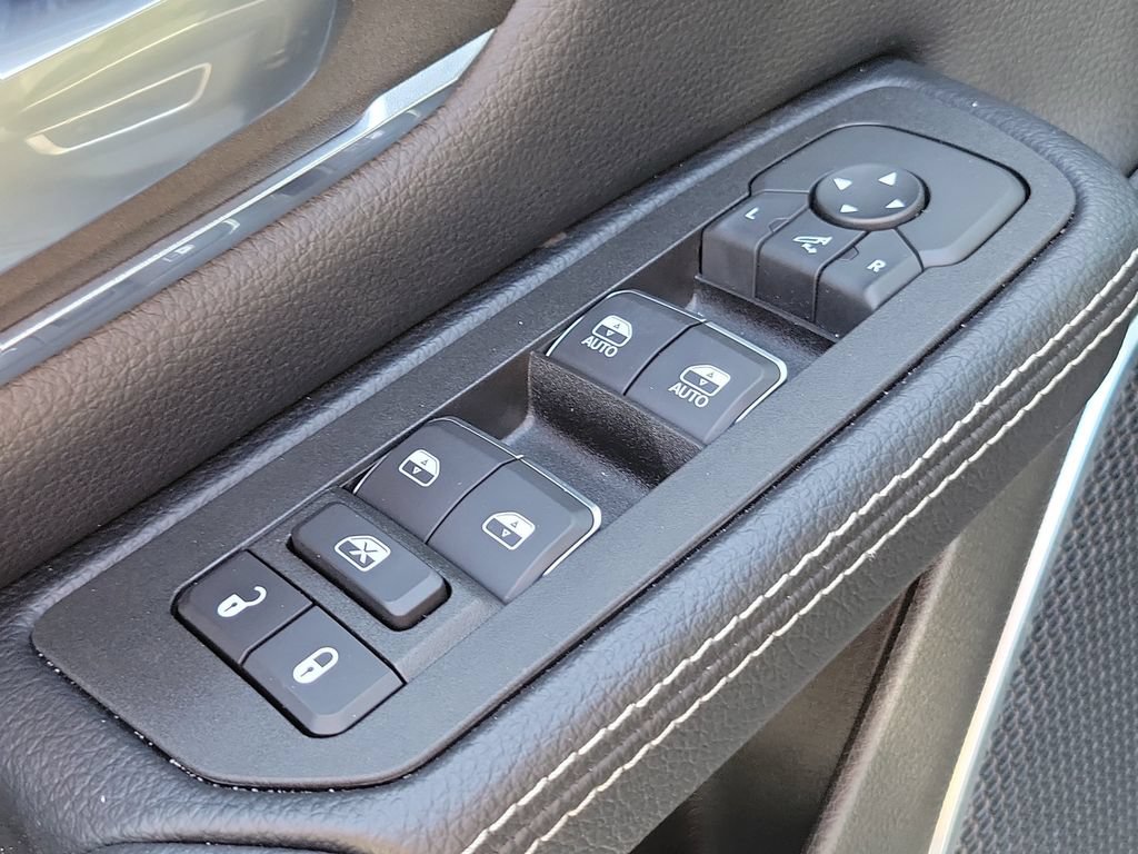 Used 2026 RAM 1500 Laramie AWD/4WD image 27