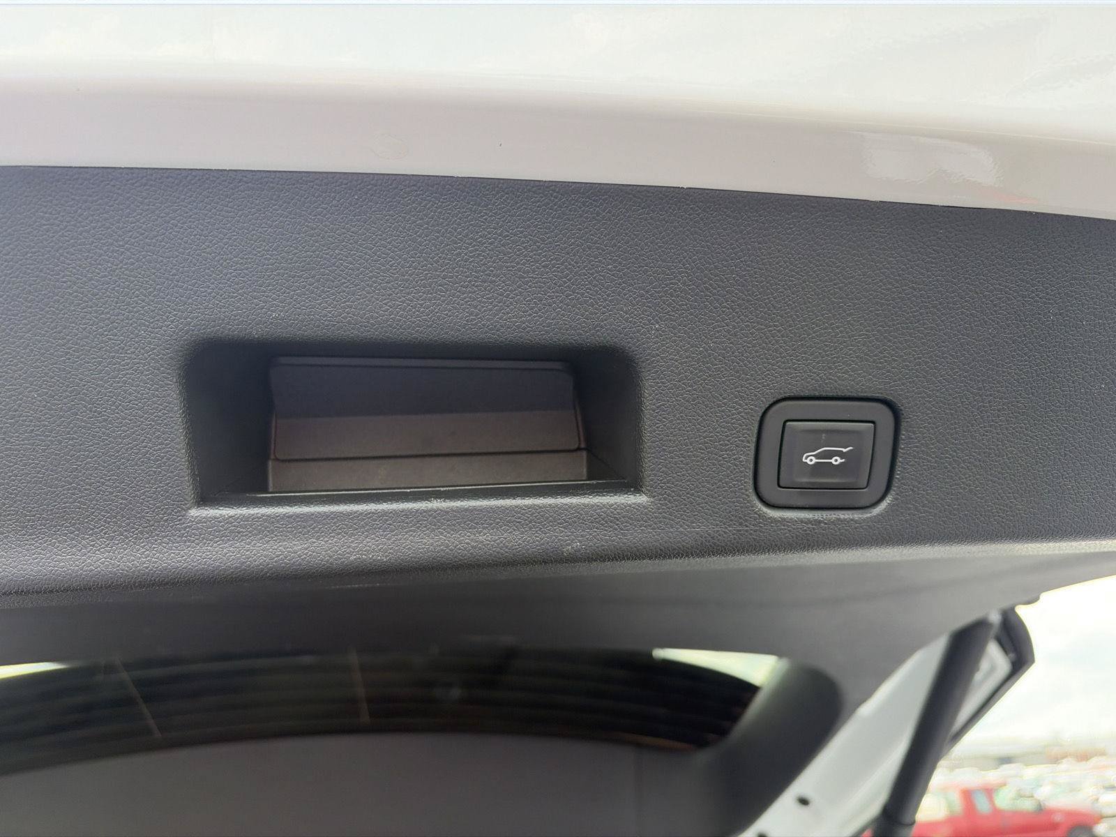 Certified 2025 Buick Enclave Preferred FWD image 6