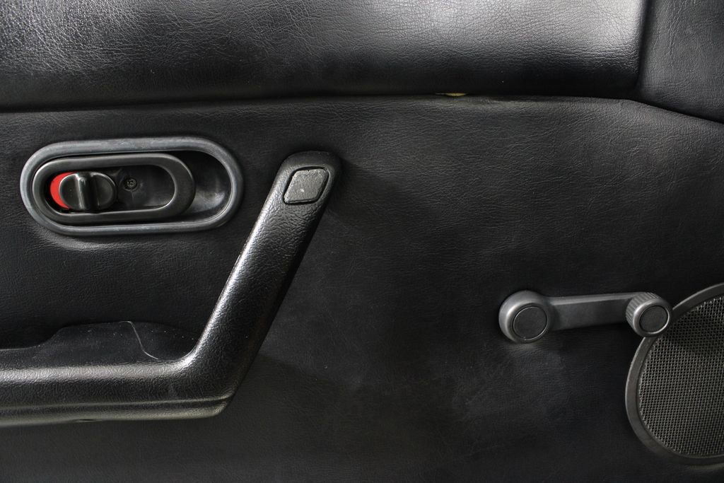 Used 1996 MAZDA MX-5 Miata image 27