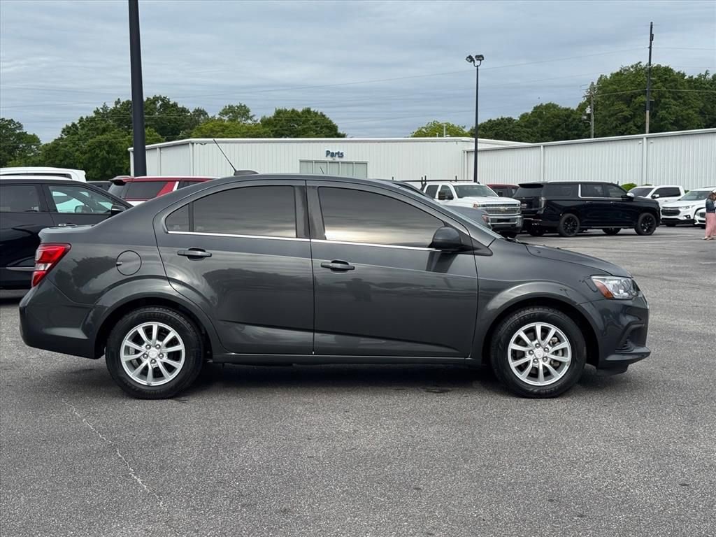 Used 2019 Chevrolet Sonic LT w/ Convenience Package FWD image 2