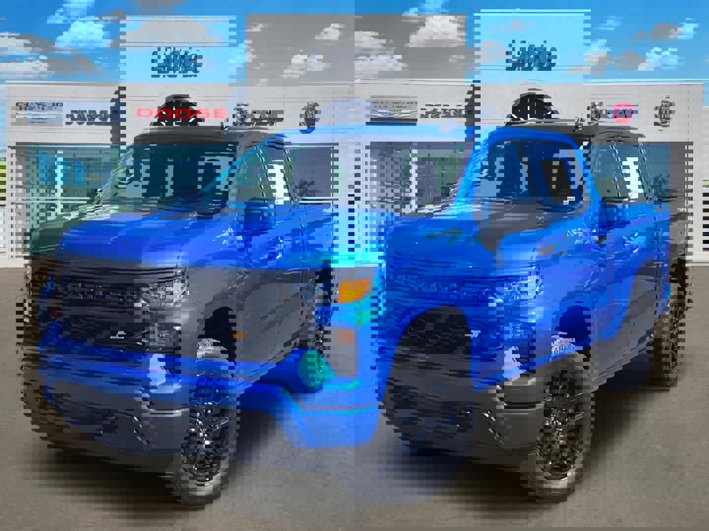 Used 2025 Chevrolet Silverado 1500 Custom AWD/4WD image 1