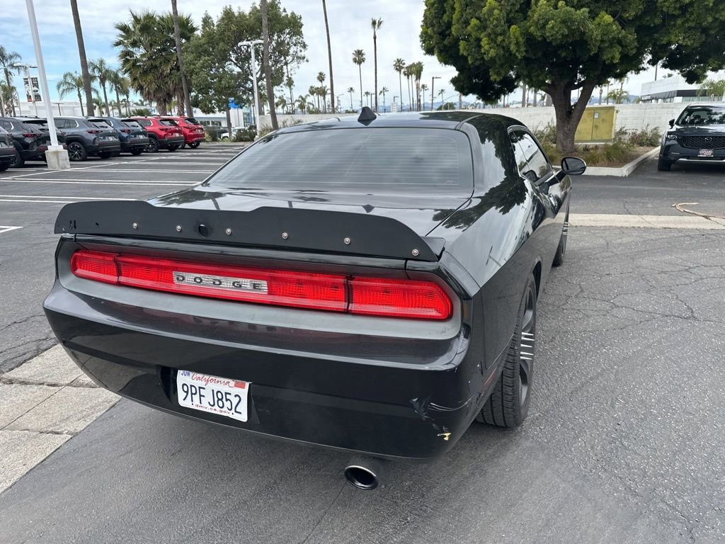Used 2010 Dodge Challenger SE RWD image 16