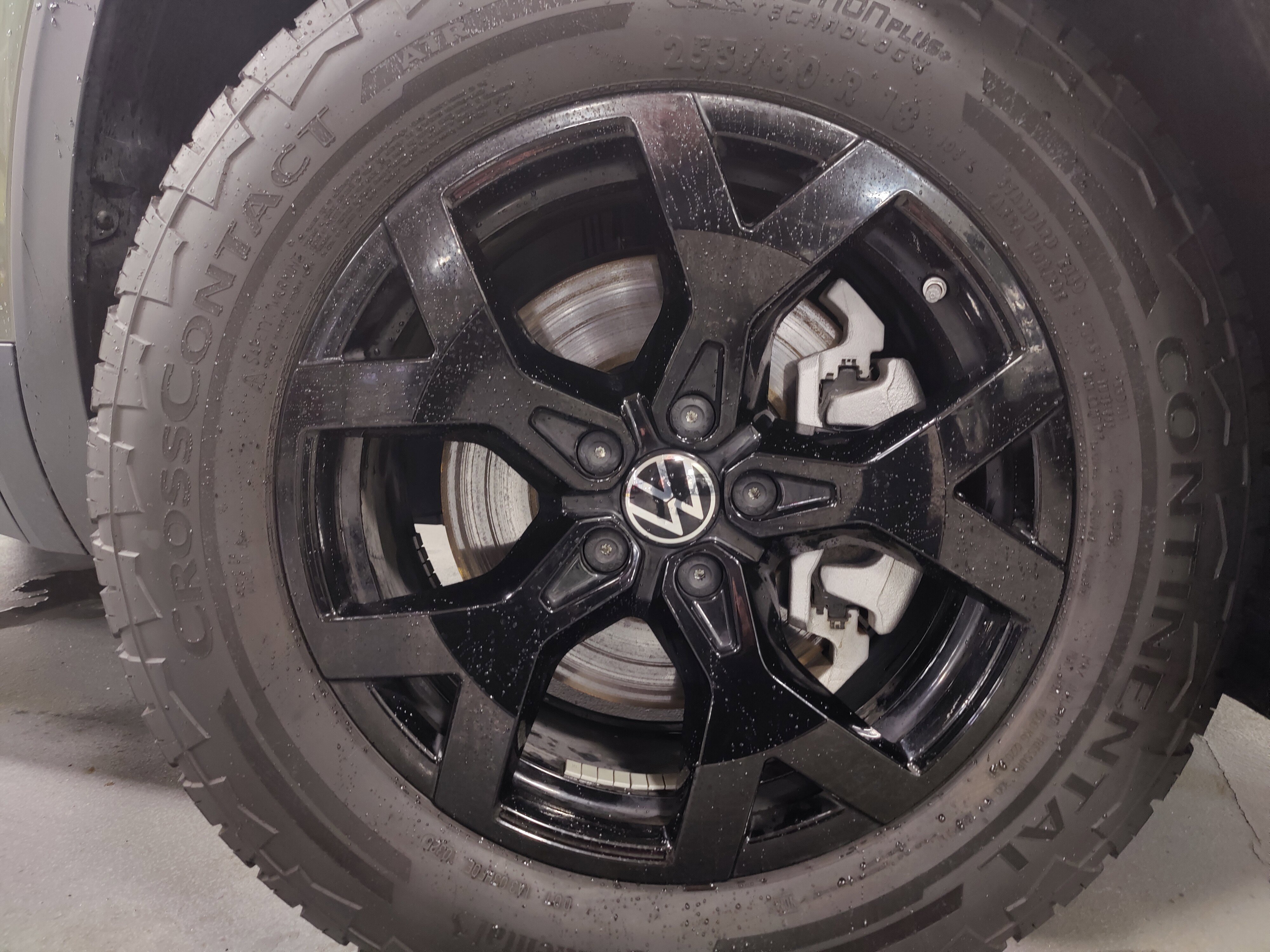 Used 2025 Volkswagen Atlas Peak Edition SE image 27