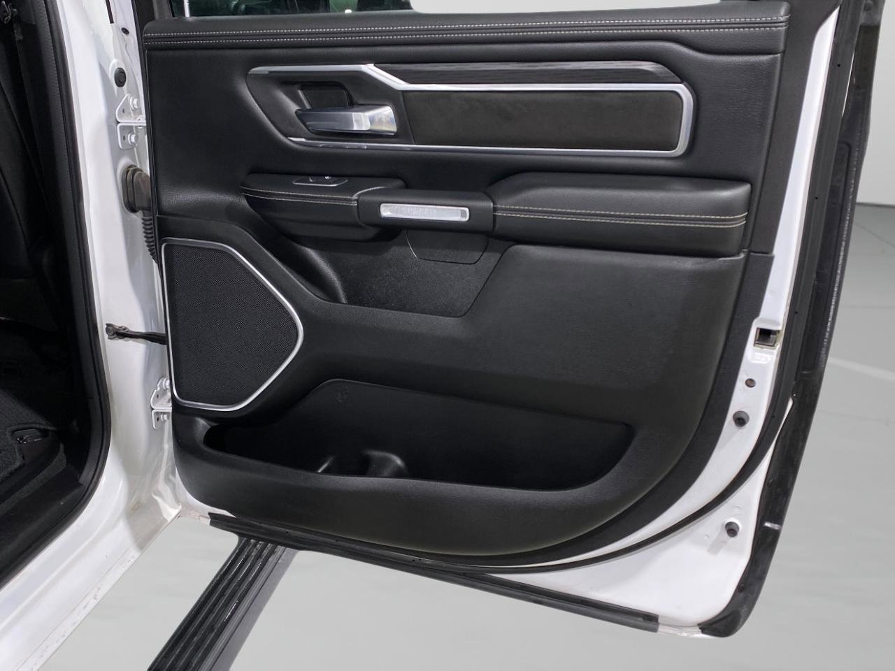 Used 2023 RAM 1500 Laramie AWD/4WD image 28