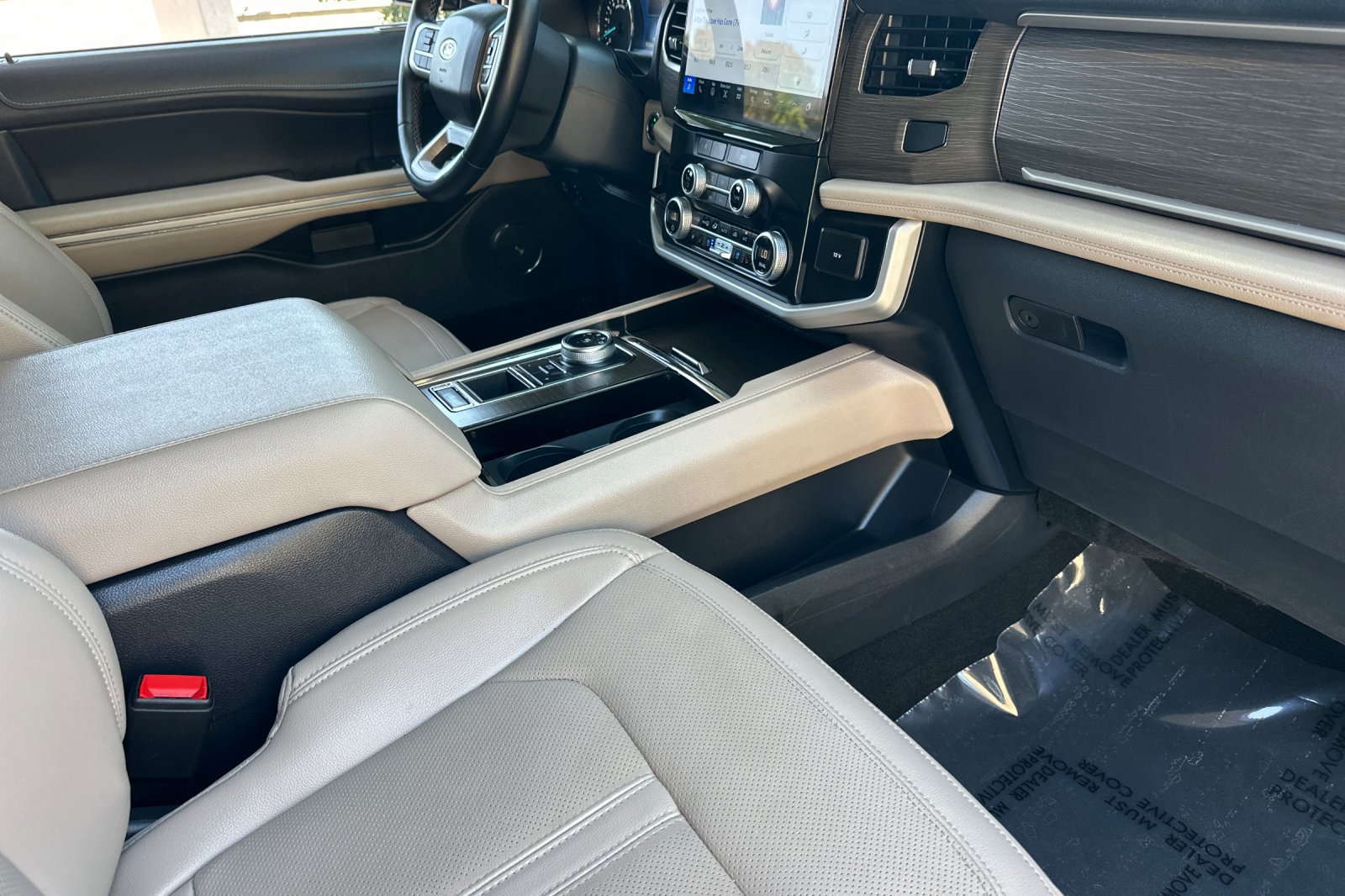 Used 2024 Ford Expedition Limited RWD image 15