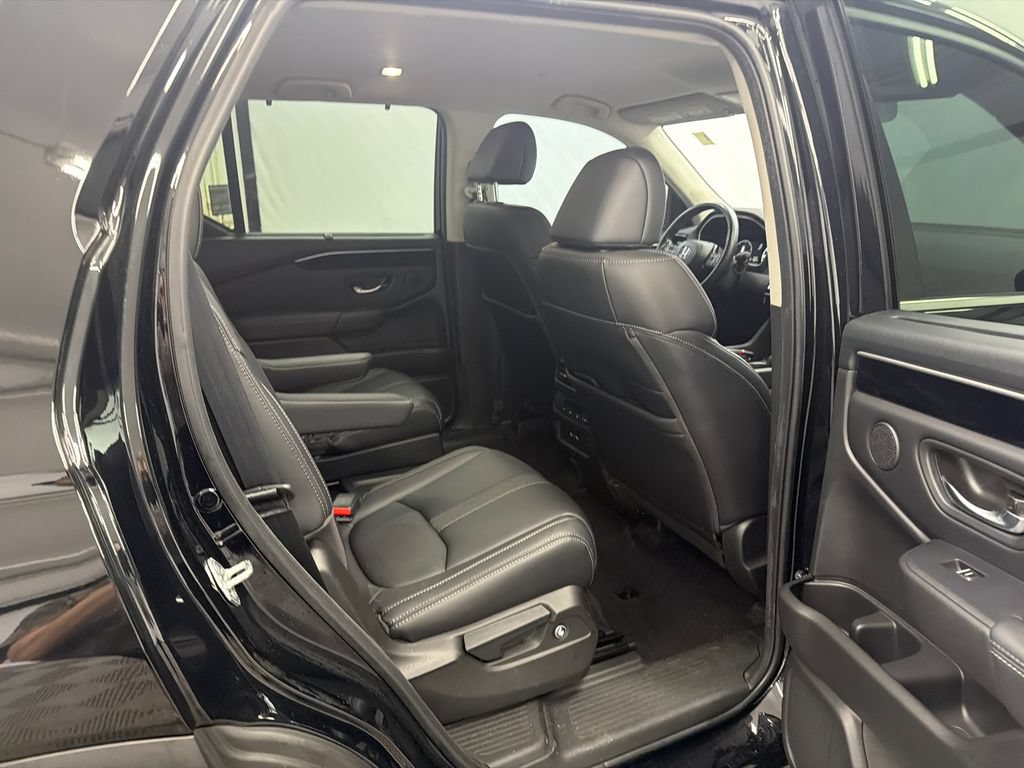 Used 2023 Honda Pilot EX-L image 17