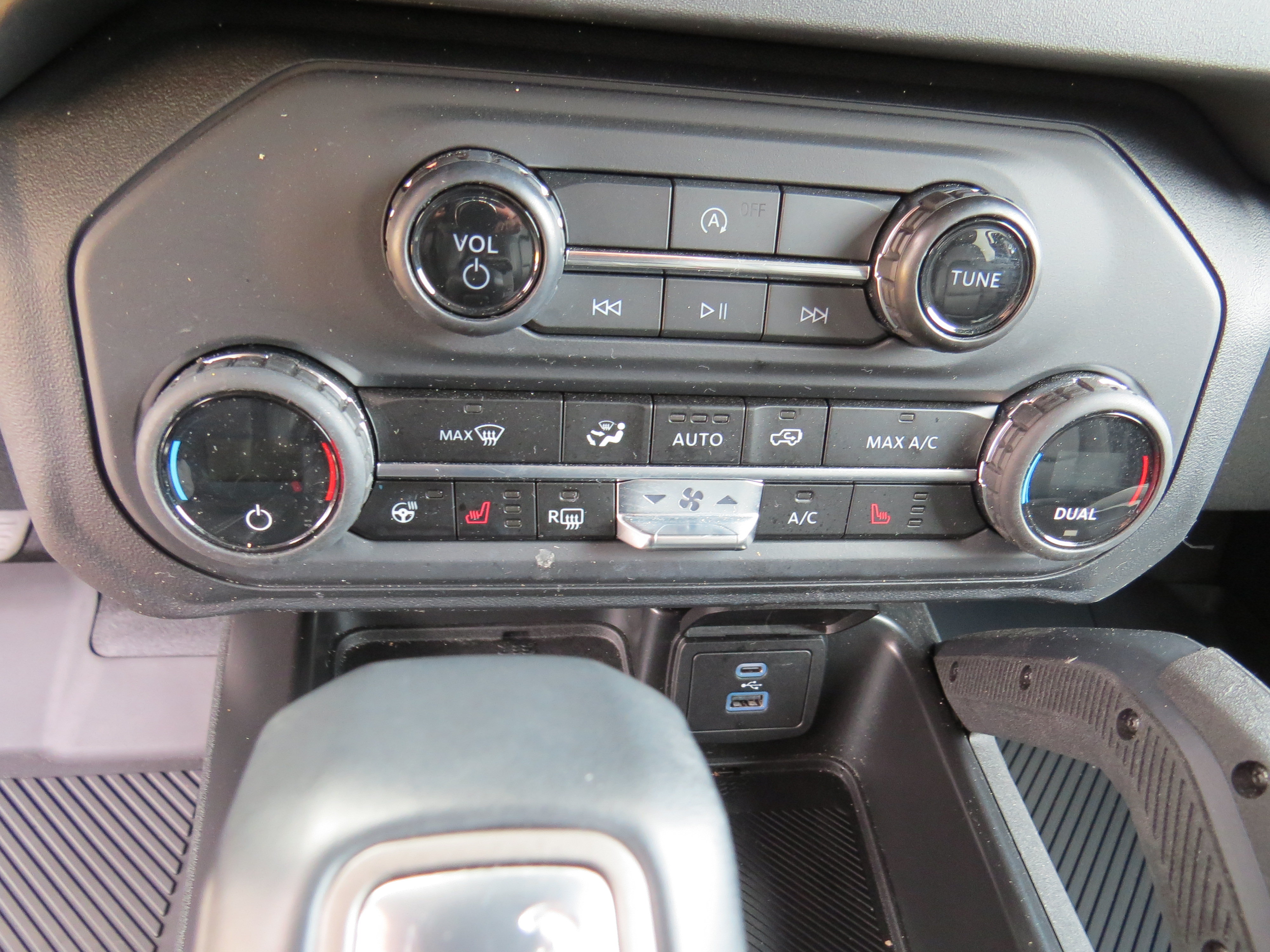 Used 2025 Ford Bronco Badlands AWD/4WD image 21