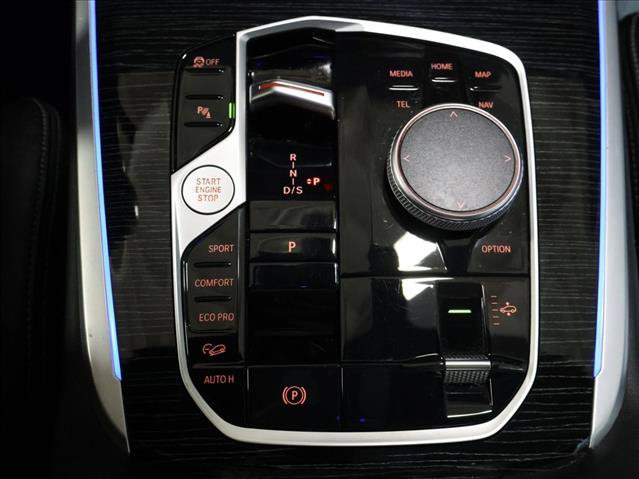 Used 2023 BMW X7 xDrive40i w/ M Sport Package AWD/4WD image 18