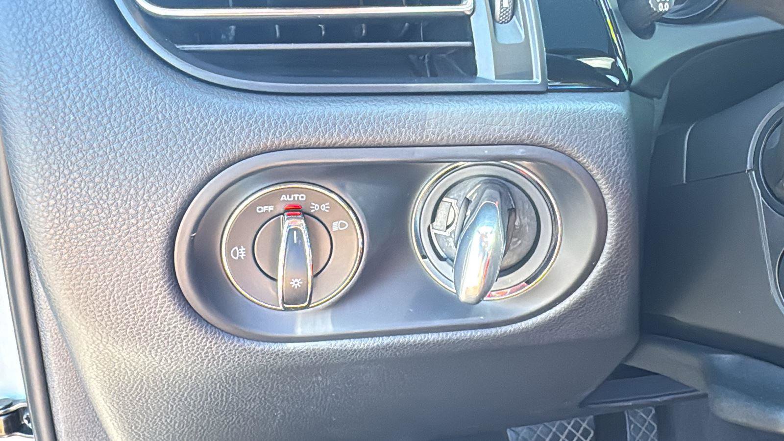 Used 2024 Porsche Macan Turbo image 9