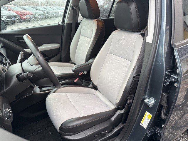 Certified 2022 Chevrolet Trax LT w/ LT Convenience Package image 16