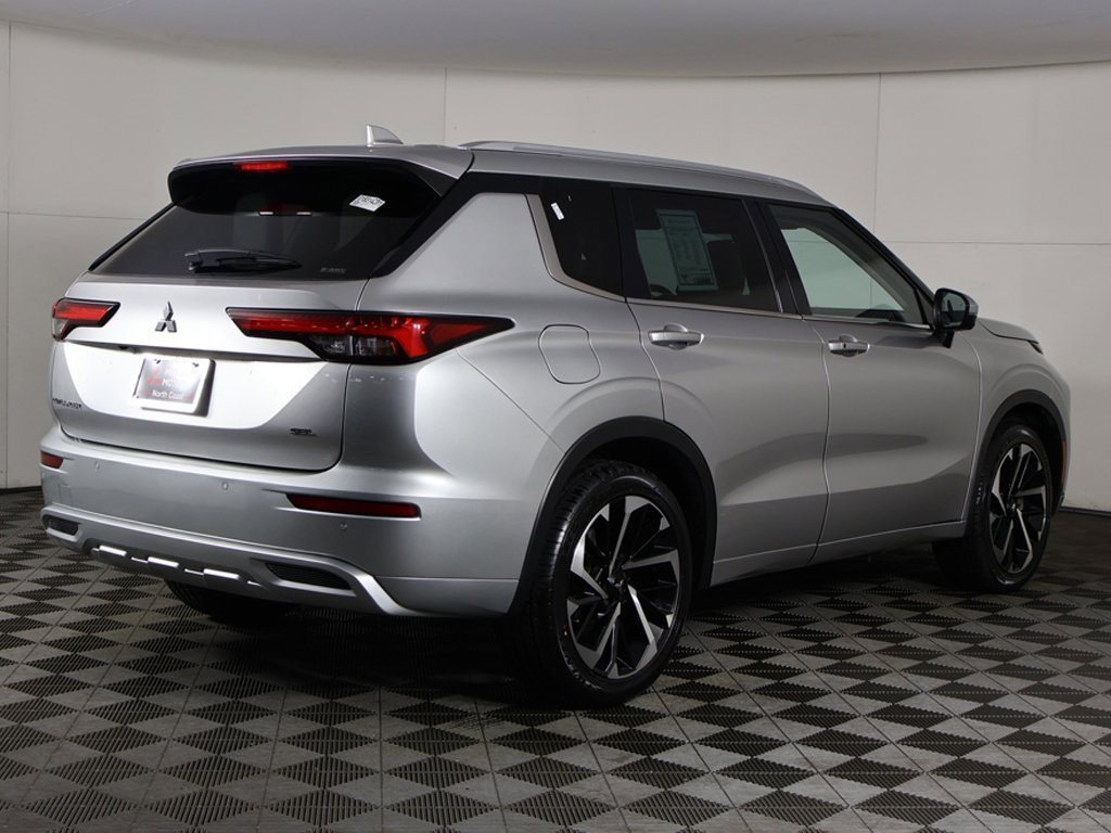 Used 2023 Mitsubishi Outlander SEL image 12