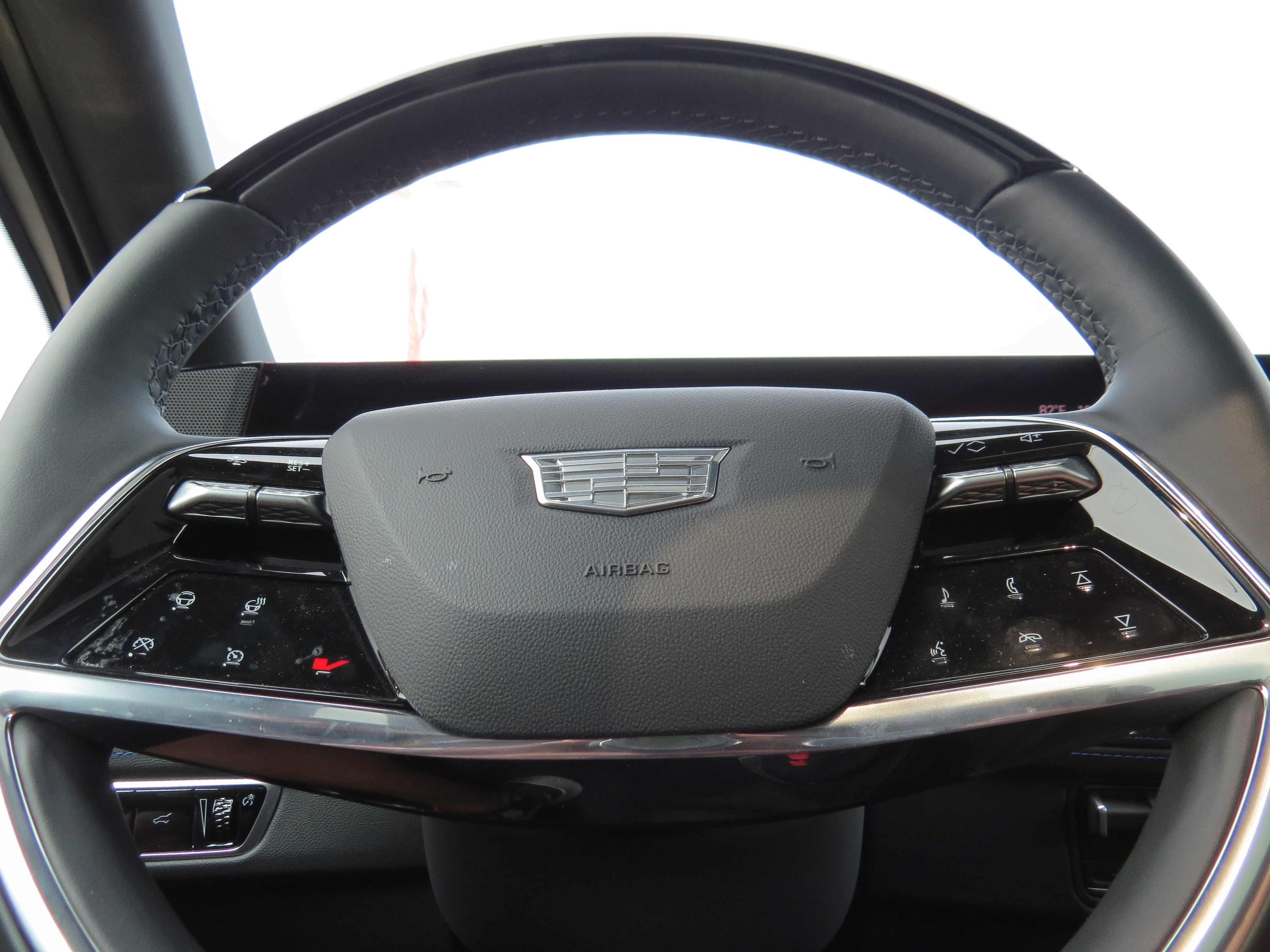 New 2025 Cadillac Escalade IQ Luxury 1 w/ Smart Trailering package image 24