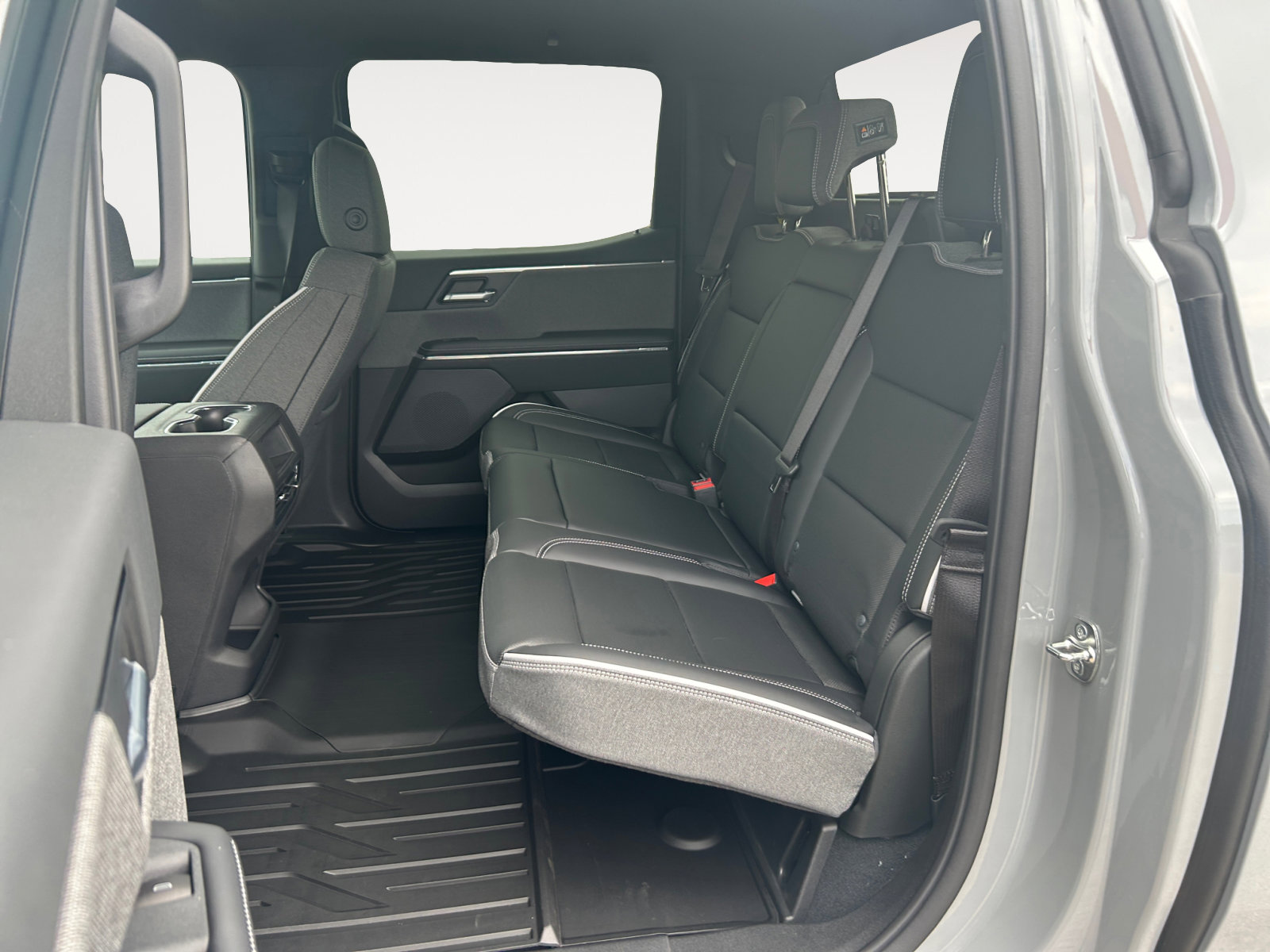 New 2026 GMC Sierra EV Elevation w/ LPO, Elevation Dark Package image 22