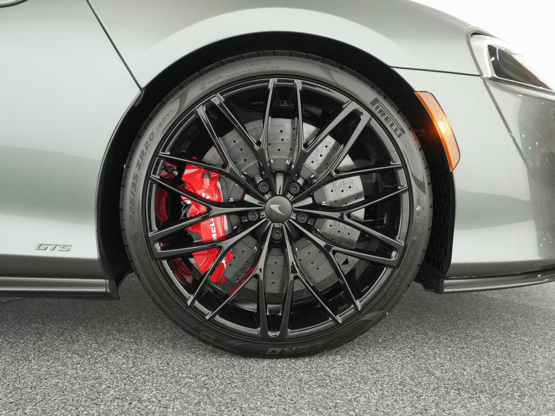 New 2026 McLaren GTS RWD image 32