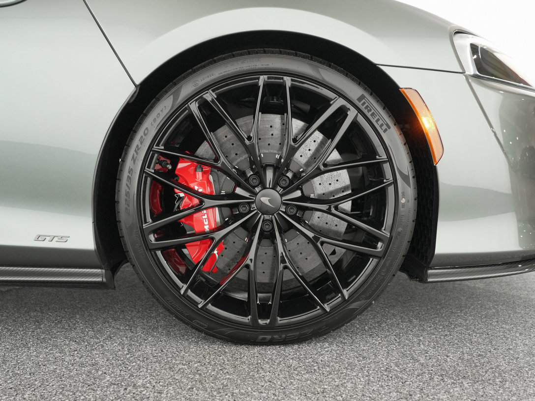 New 2026 McLaren GTS RWD image 32