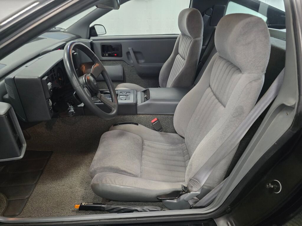 Used 1988 Pontiac Fiero GT image 65