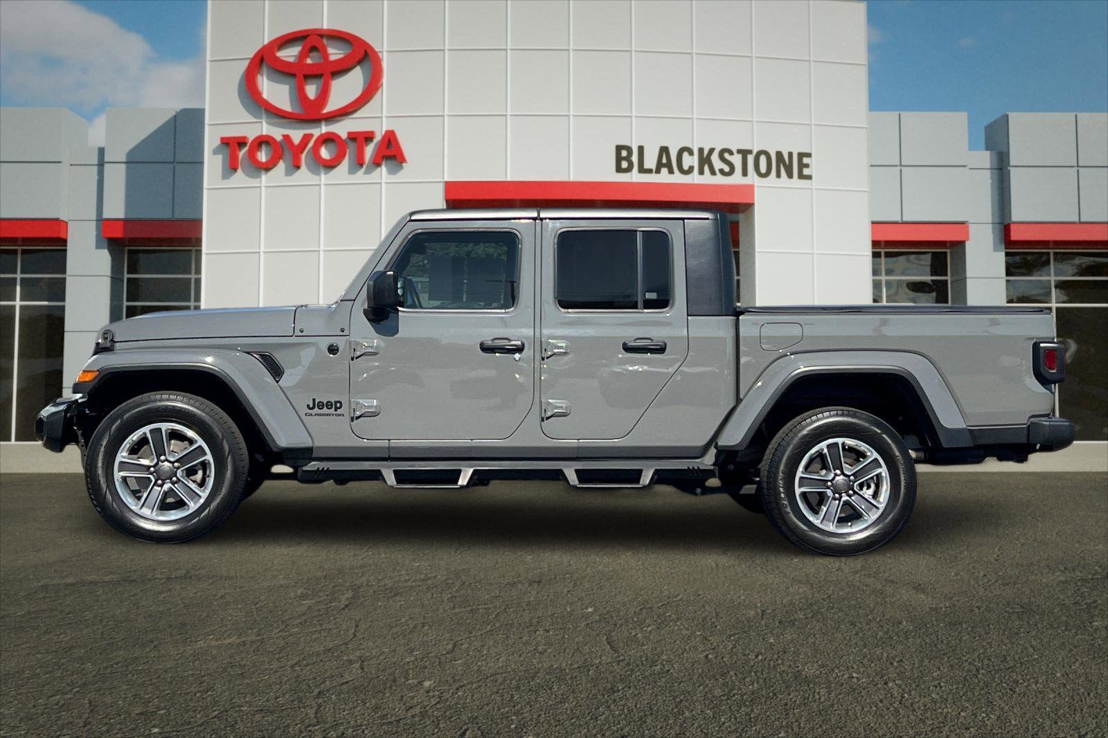 Used 2021 Jeep Gladiator Sport AWD/4WD image 6