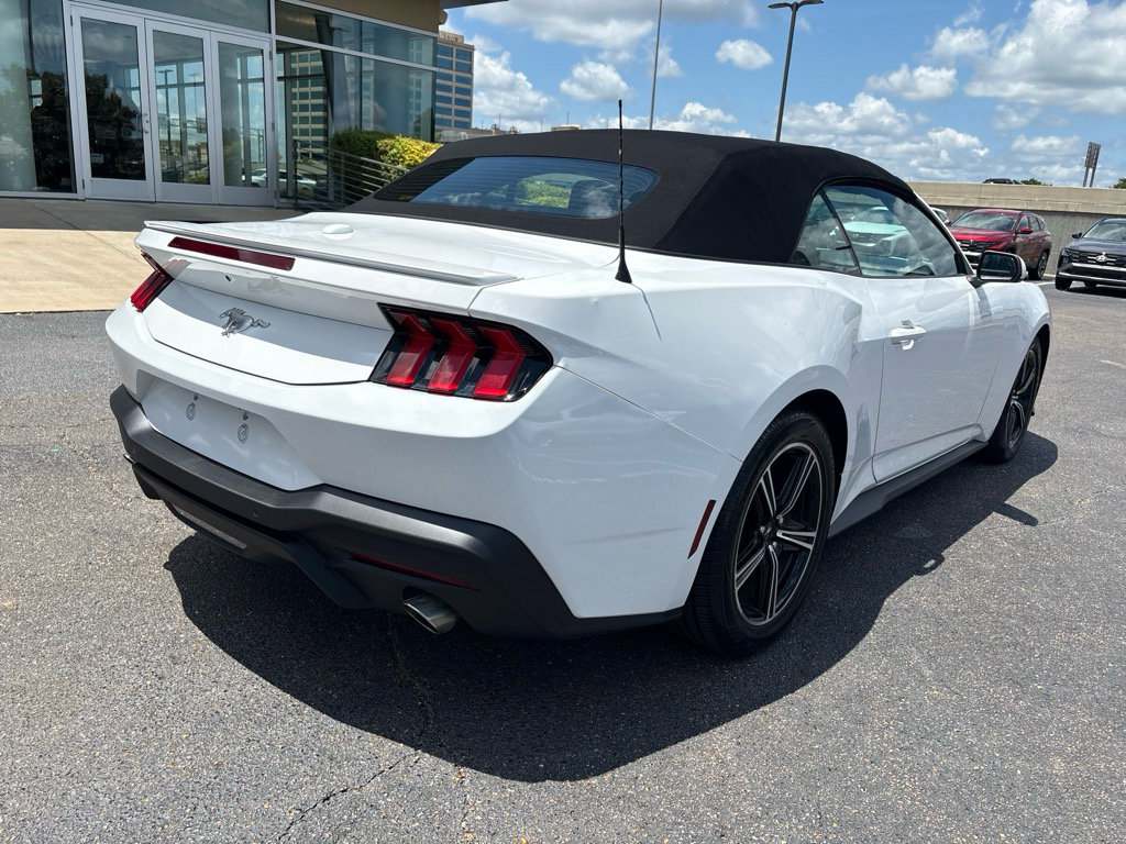 Used 2025 Ford Mustang Premium RWD image 5