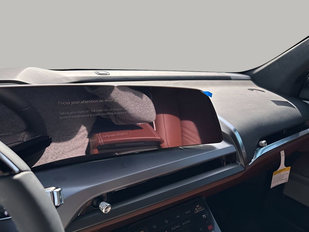 New 2026 Cadillac Vistiq Platinum w/ LPO, Floor Liner Package image 37