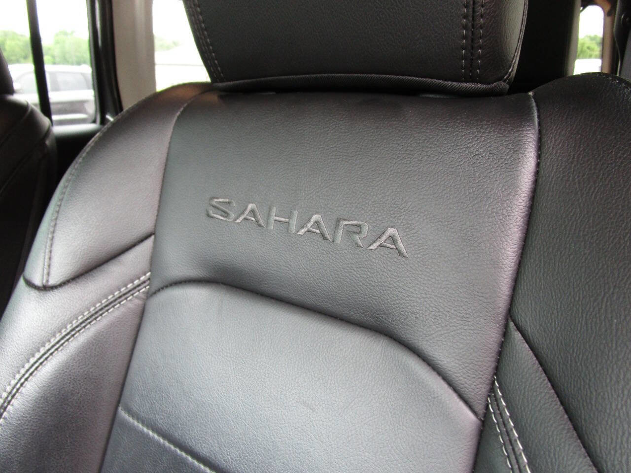 Used 2021 Jeep Wrangler Unlimited Sahara w/ Uconnect 4C Nav & Sound Group image 17