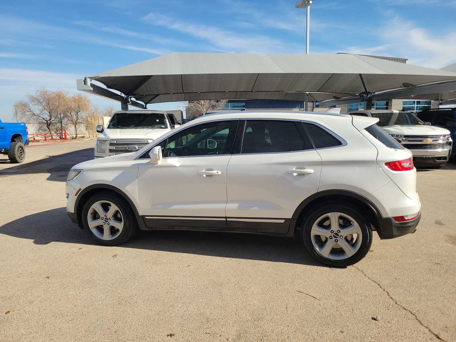 Used 2017 Lincoln MKC Premiere image 3