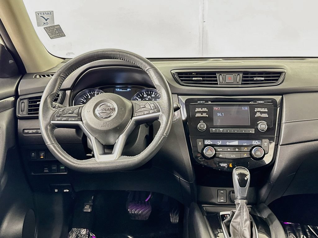 Used 2017 Nissan Rogue SV AWD/4WD image 12