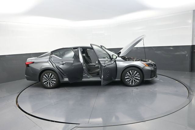 Used 2024 Nissan Altima 2.5 SV image 28