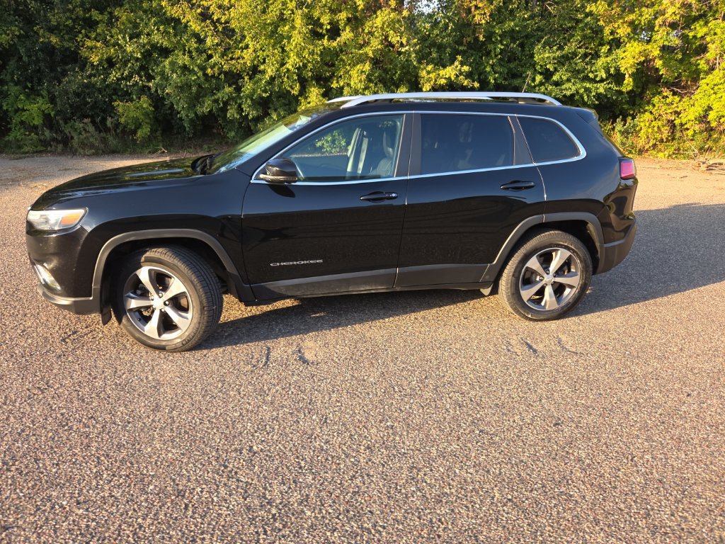 Used 2020 Jeep Cherokee Limited AWD/4WD image 4