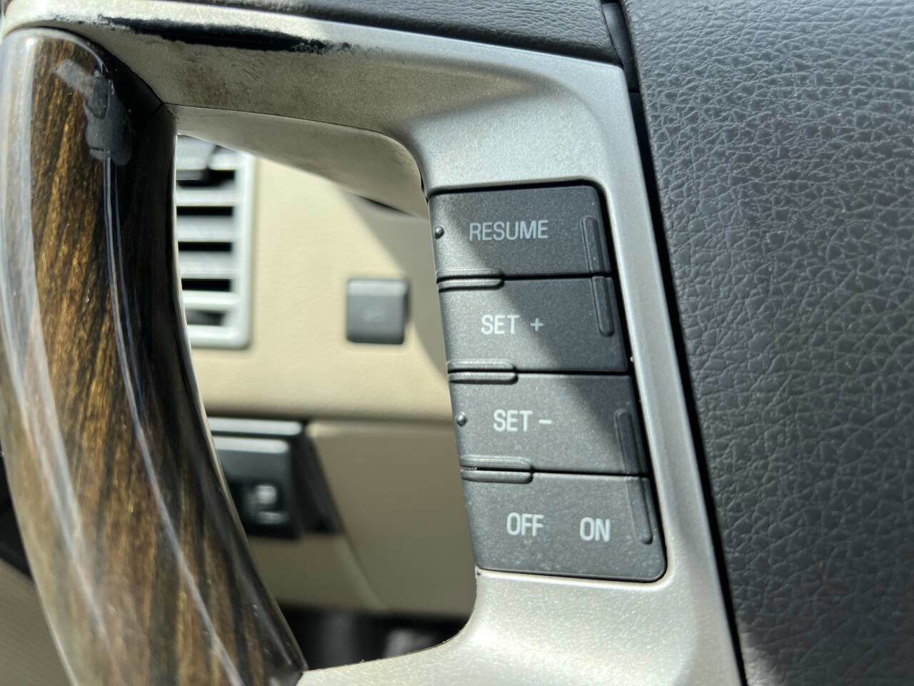 Used 2008 Lincoln MKX AWD image 22