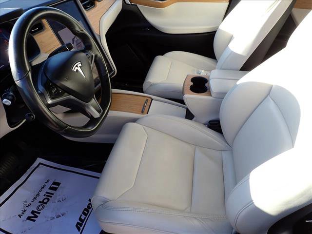 Used 2018 Tesla Model X 75D image 11