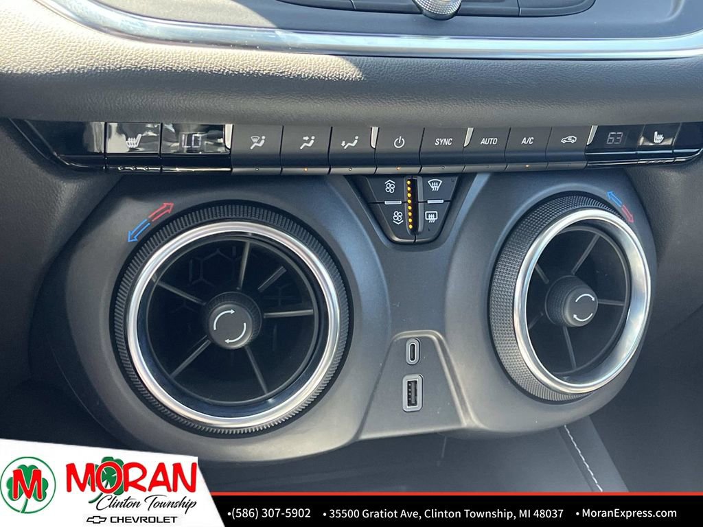 Used 2024 Chevrolet Blazer LT w/ Convenience Package FWD image 23