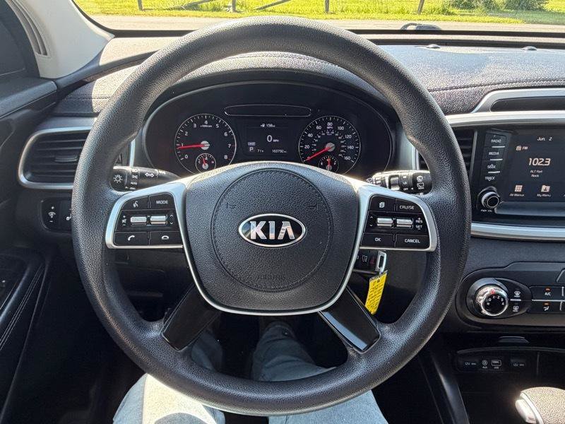 Used 2020 Kia Sorento LX FWD image 2