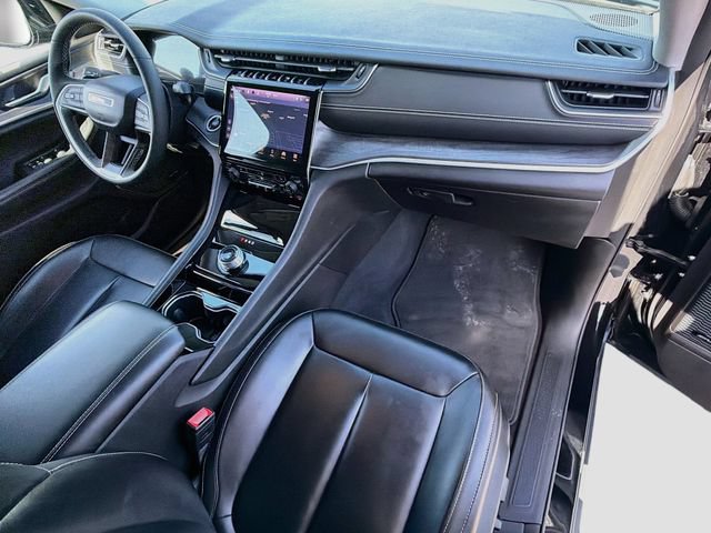 Used 2023 Jeep Grand Cherokee L Limited w/ Black Appearance Package RWD image 31