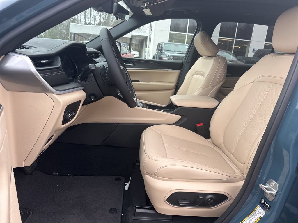 New 2026 Jeep Grand Cherokee L Limited AWD/4WD image 10