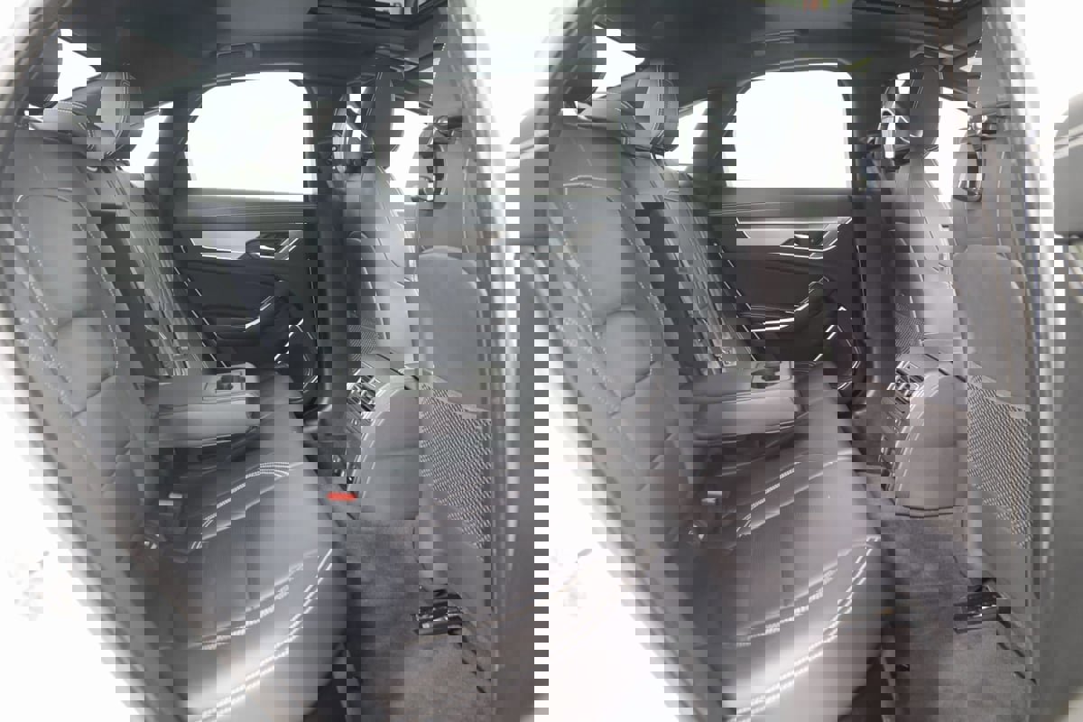 Used 2024 Jaguar XF R-Dynamic SE image 14