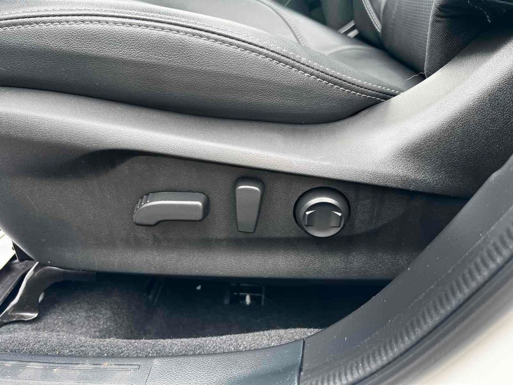 Used 2022 Subaru Forester Limited image 12