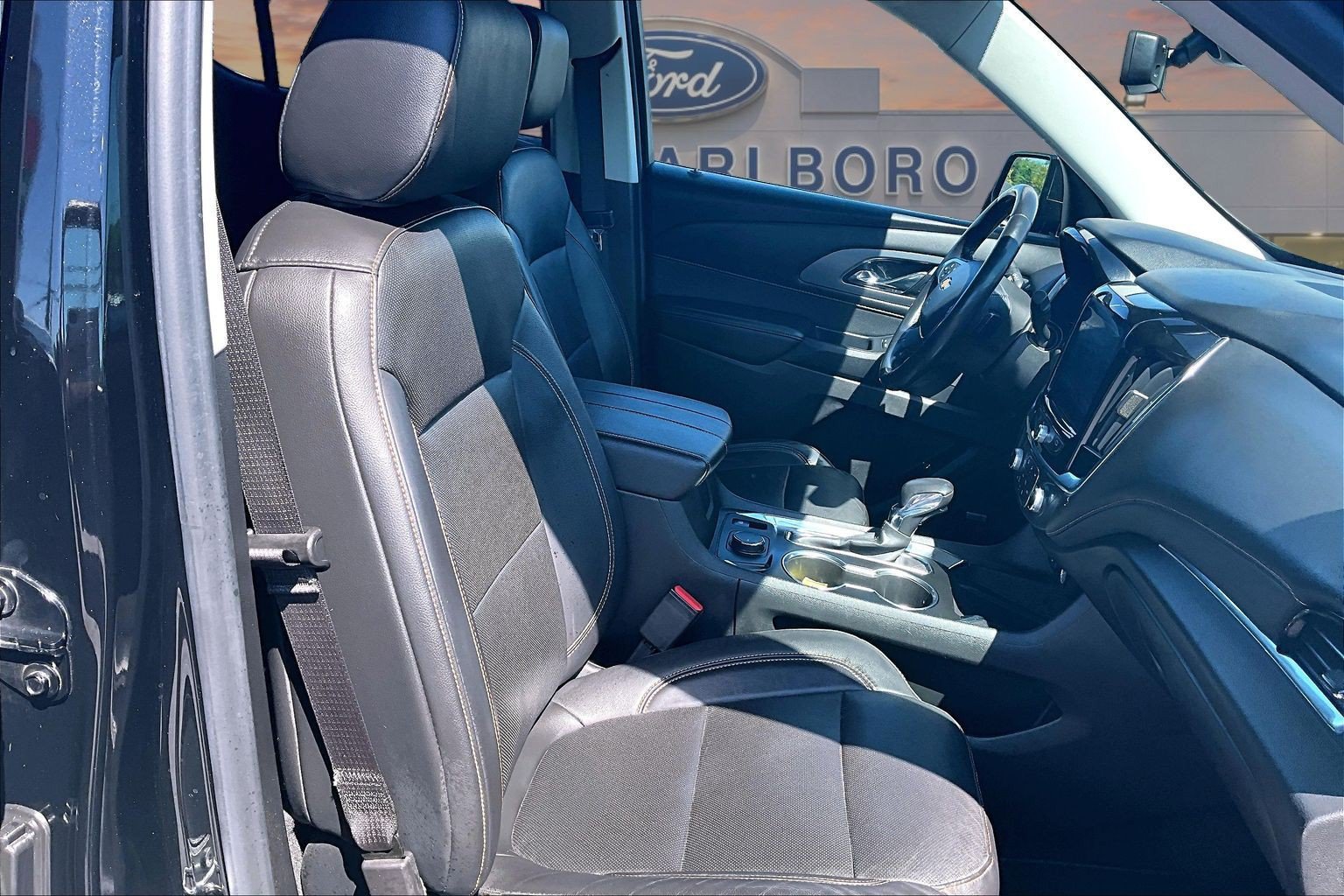 Used 2021 Chevrolet Traverse Premier w/ Redline Edition FWD image 7